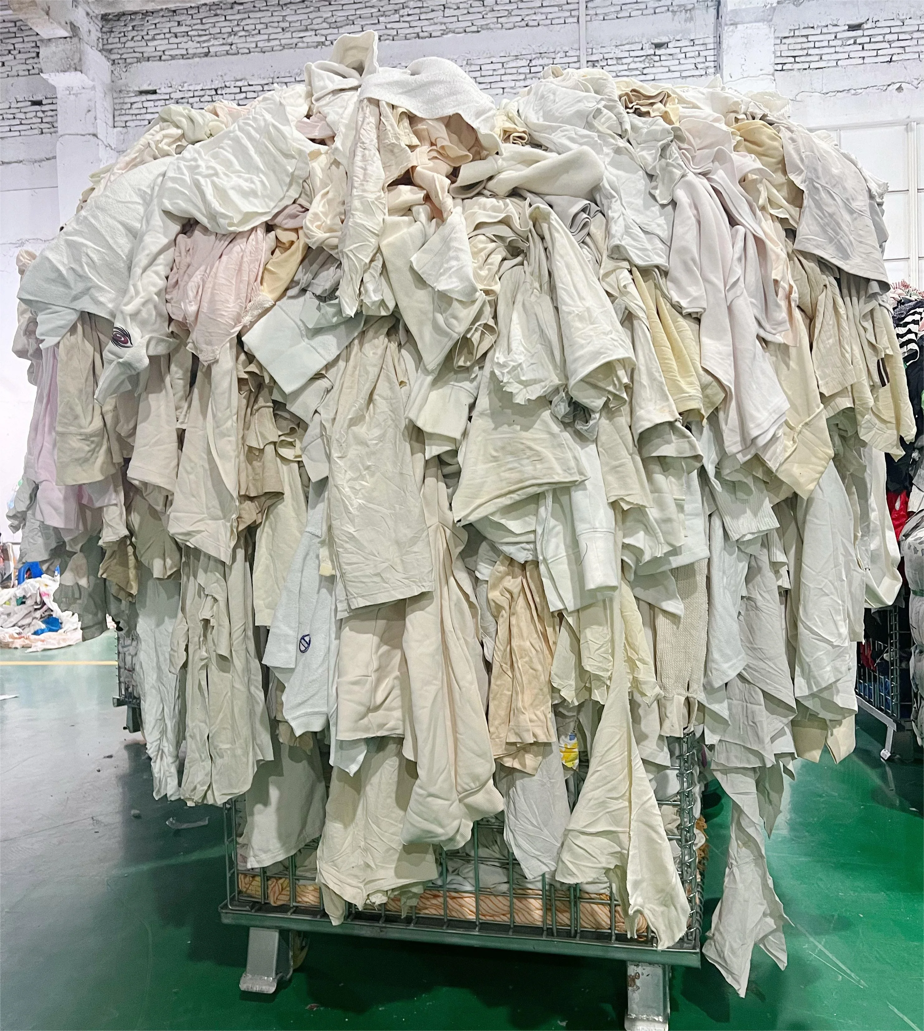 Hot Sale Textile Cotton Waste Bales Used Clothes Industrial Wiping Rags White T-shirt 100% Cotton Rags for Recycling Cleaning