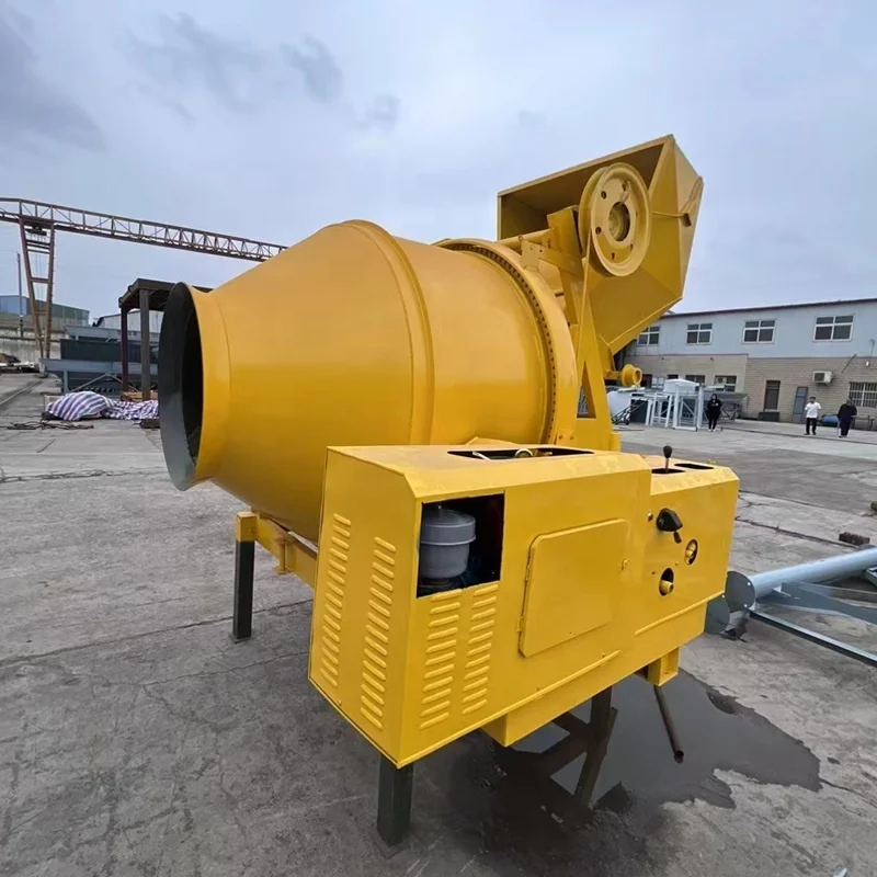 Zhucheng Small Manual Rental Bucket Type Diesel Movble Mechanical 10T Concrete Mixer Skid Steer Bulk Diesel Concrete Mixer