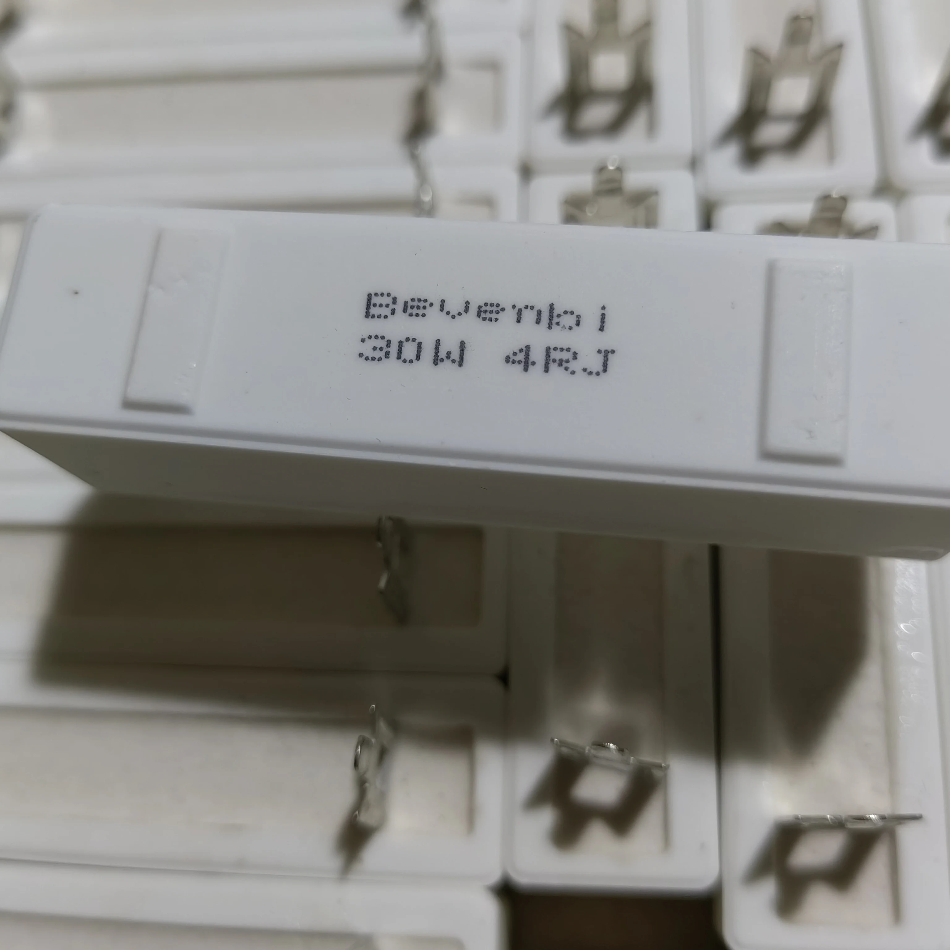 Керамический цементный резистор Bevenbi 3wr5j 5wr25j 5w3rj 1 Ом 10 Вт