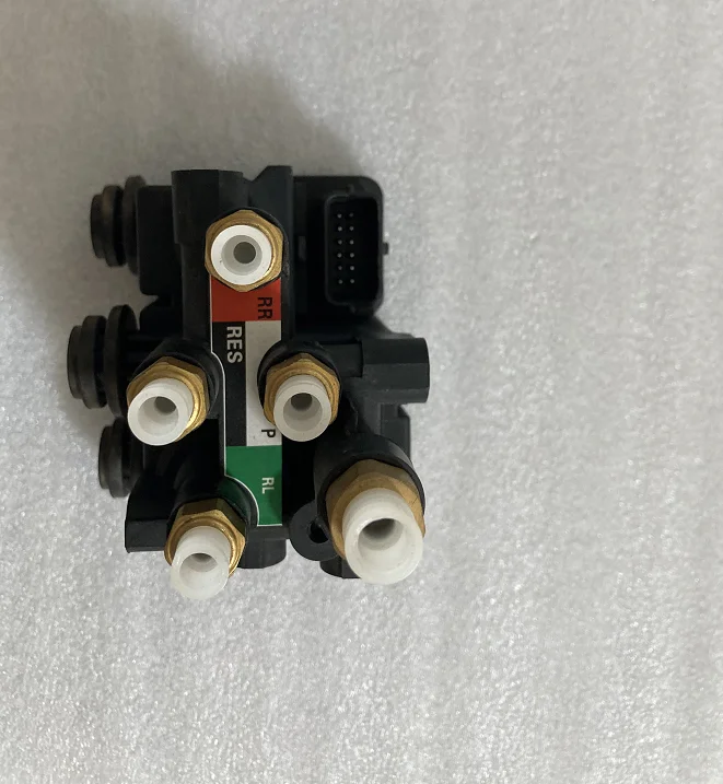  New brand Air suspension valve block OE LR070246 for Range Rover L405 Sport L494
