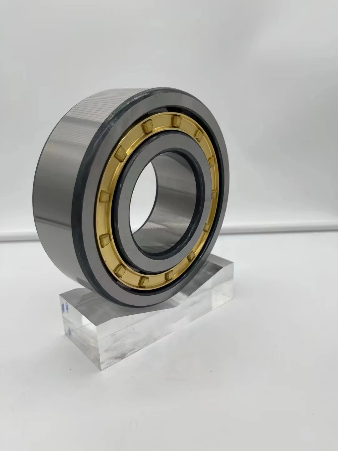 nj215m Cylindrical Roller Bearing    America Business Custom OEM Europe brass cage