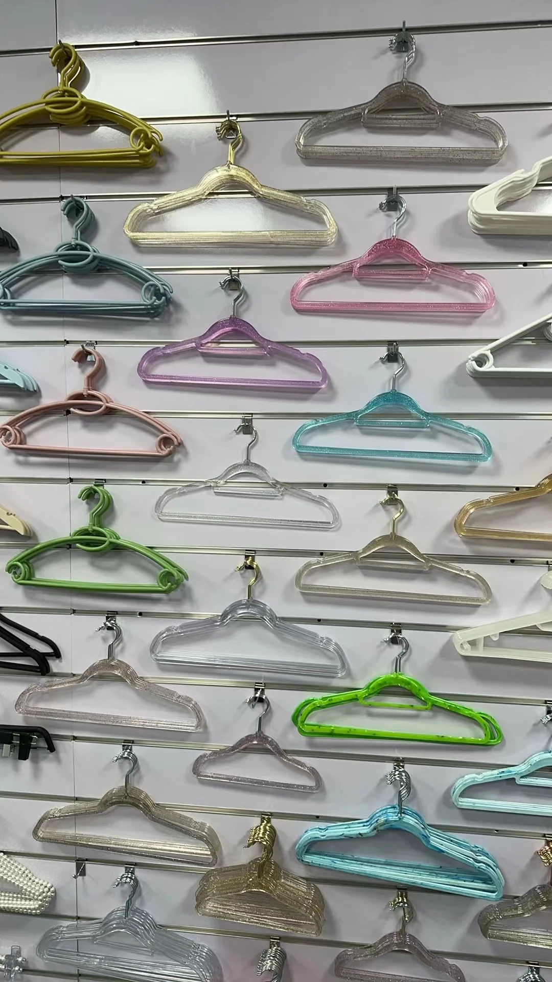 New Arrival Travel  Non Slip Popular Transparent Glitter Powder Environment-friendly Plastic Clothes Hangers