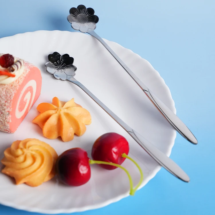 Wholesale Creative Heart and Flower Design Spoons For Dessert Coffee 4 Pieces Silver Spoon Set Stainless Steel