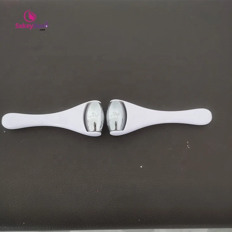 Новый дизайн, частная этикетка 2 в q из нержавеющей стали, первоклассный Бронзовый ручной ролик для холодного льда, терапевтический металлический массажный ролик для льда