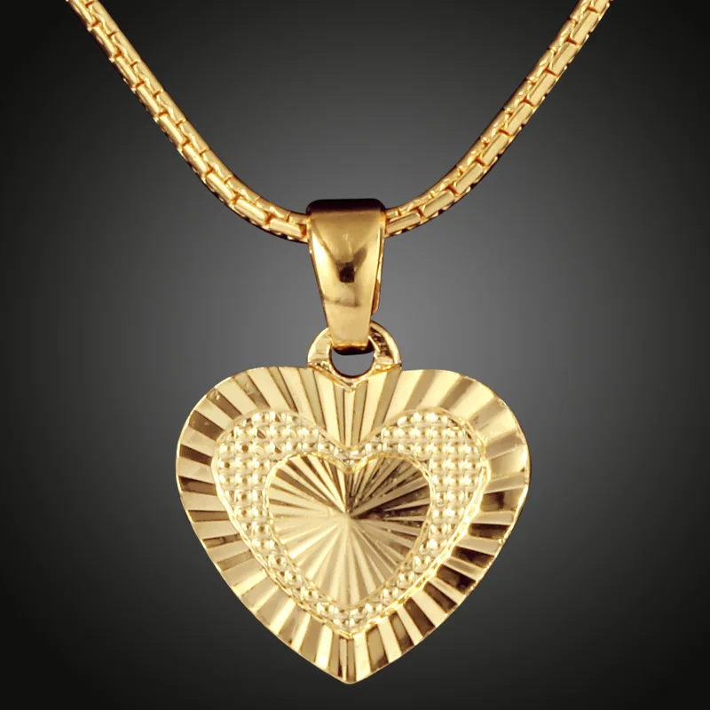 European And American Jewelry Korean Fashion Gold-Plated Peach Heart Necklace Romantic Wedding Pendant Necklace Women