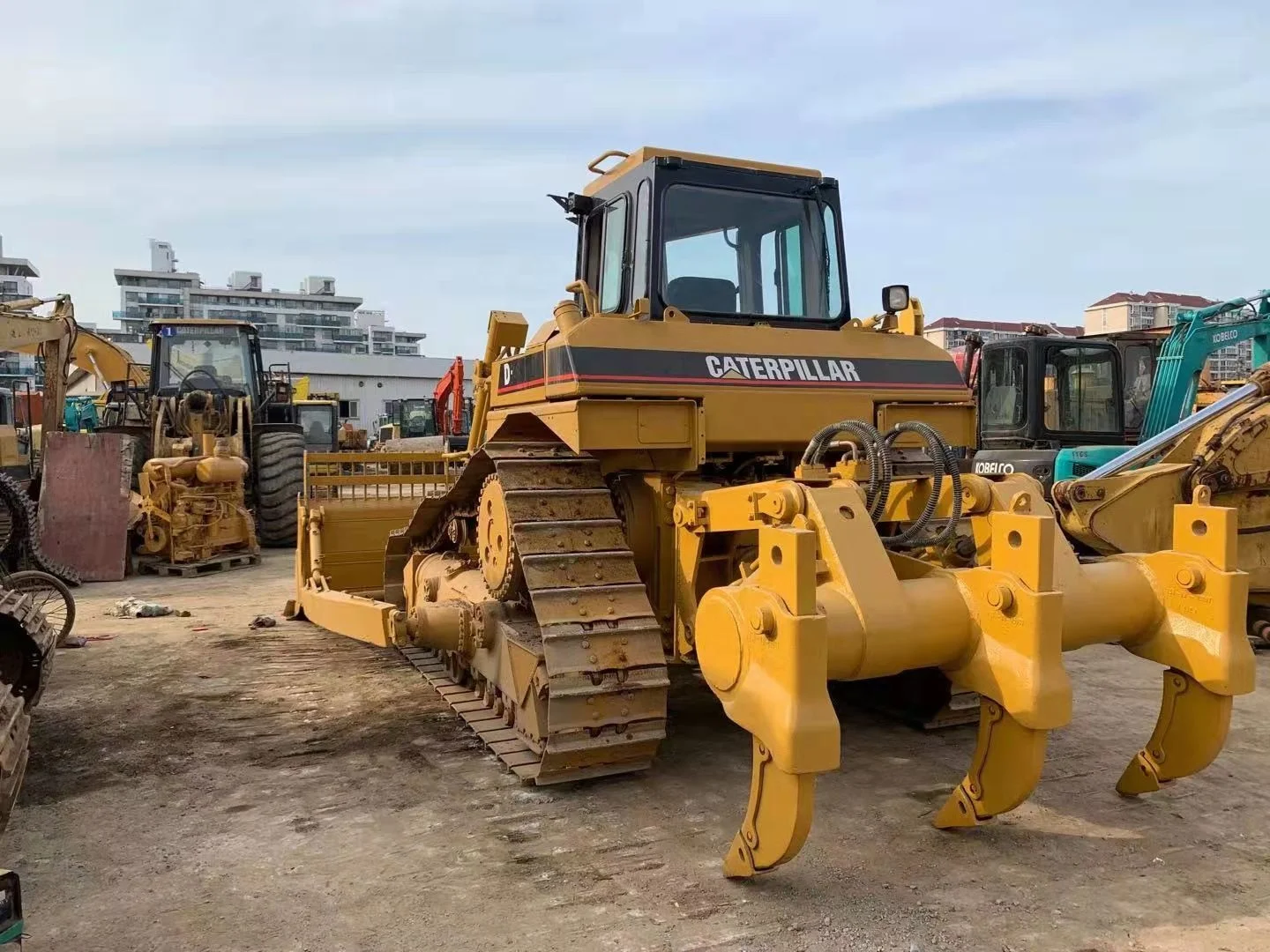 Used caterpillar D6R bulldozer, CAT D6 D7 D8N D9K crawler bulldozer for sale in shanghai