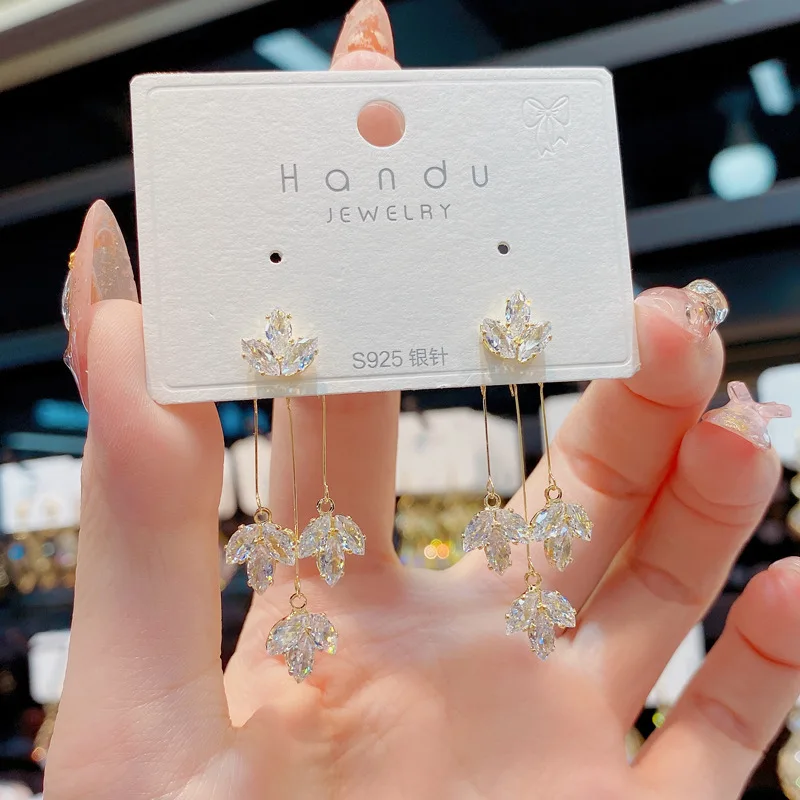 fashion super flash zircon maple tassel leaf two earrings gentle elegant earrings