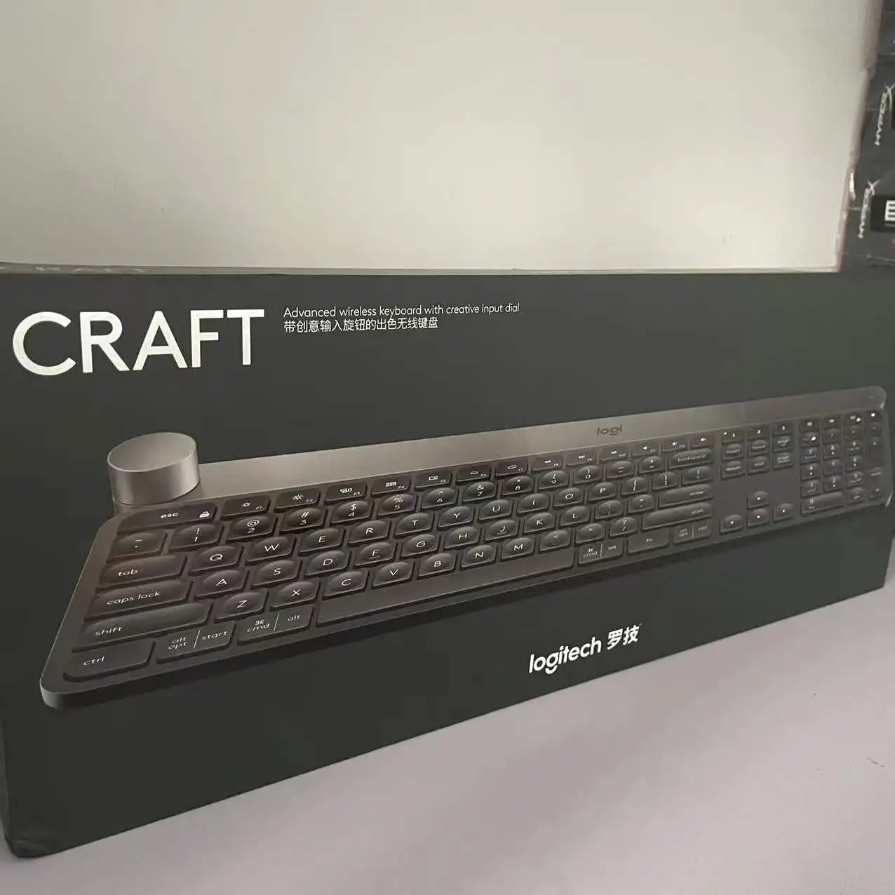 Беспроводная клавиатура Logitech Craft универсальная с подсветкой и клавиатурой со смарт-кнопкой