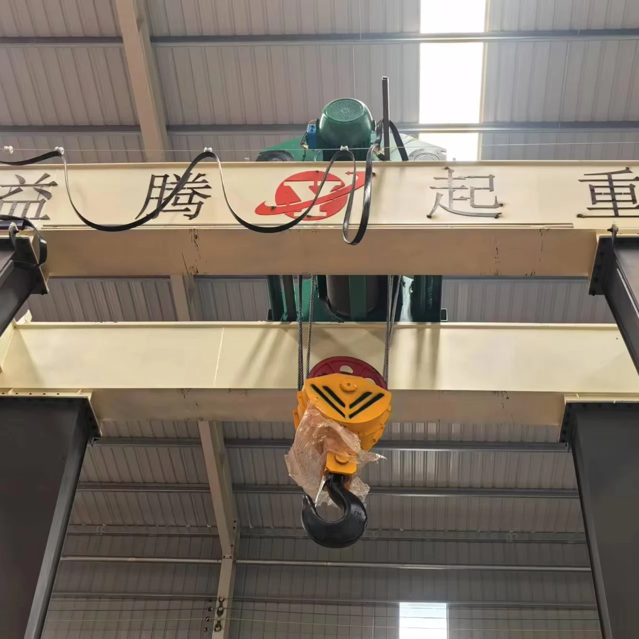 20 Ton Solid Rubber Tyred Crane with Max Lifting Height of 10m Multiple Loading Capacities 10 30 60 80 Ton