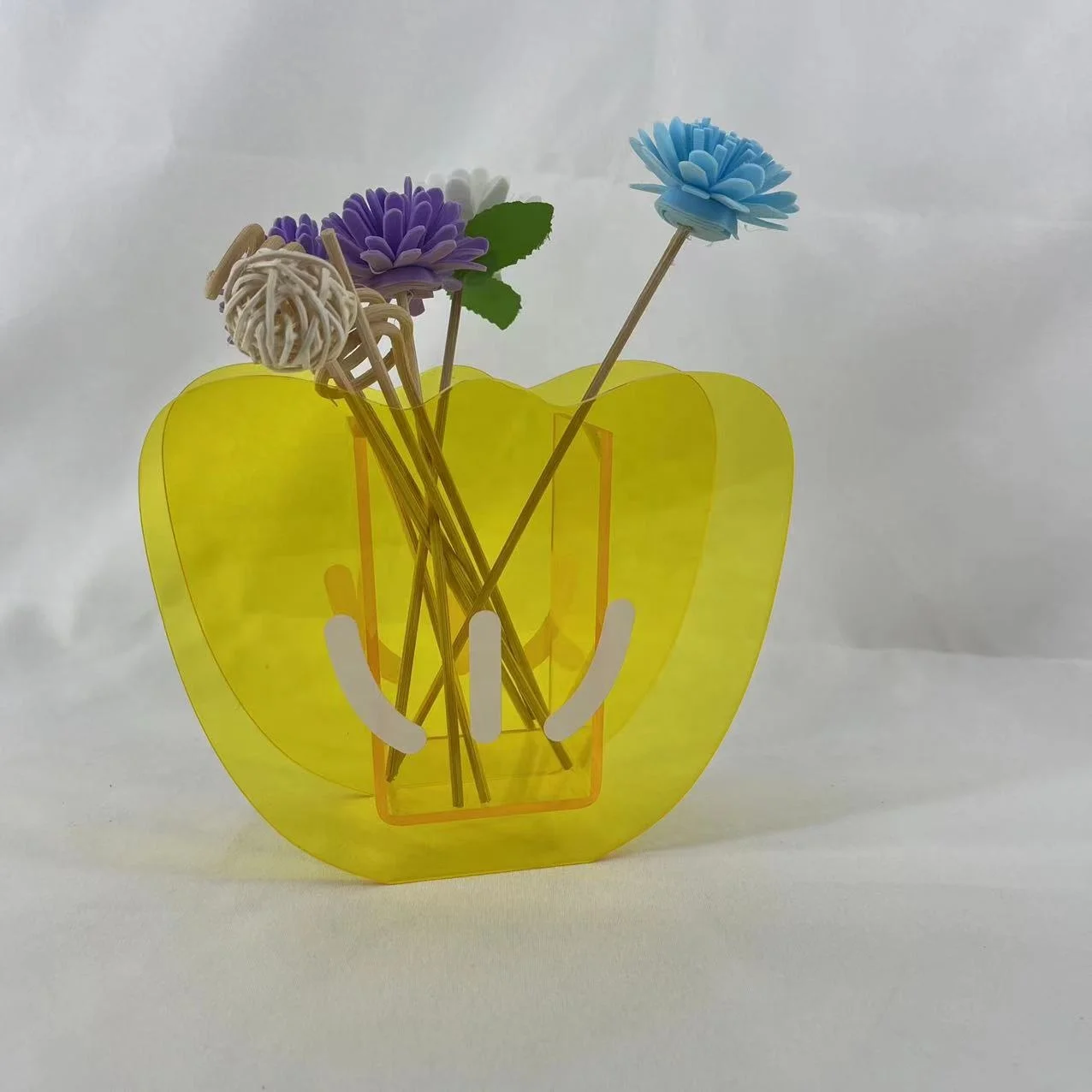 Factory Wholesale Acrylic Home Decoration Custom  Small  Colorful Acrylic Vase Desktop Artificial Flower Holder