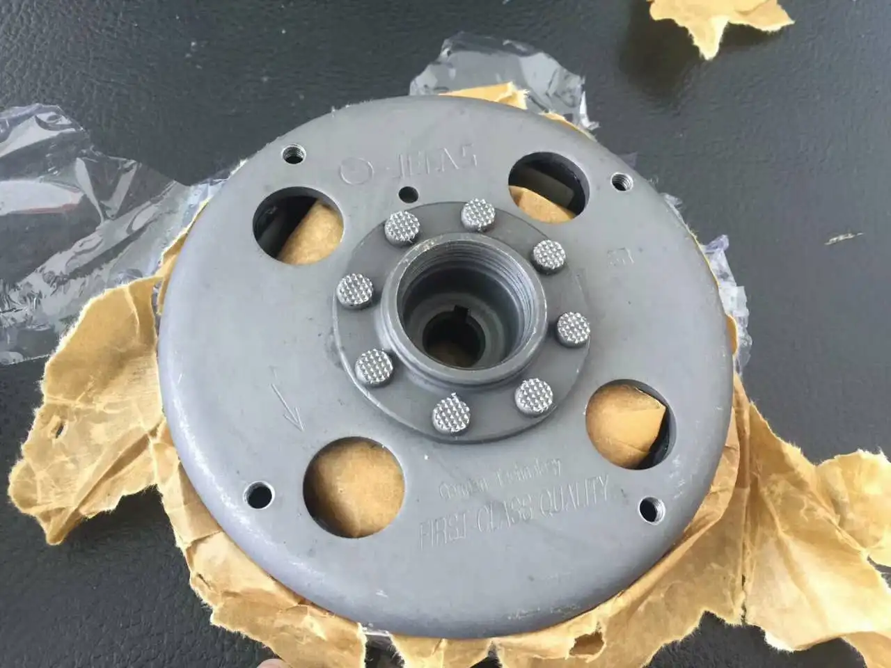 OJENAS Professional Chainsaw Spare Parts 070 105cc Dolmar chainsaw Flywheel Magneto with 4 Holes 2 Holes