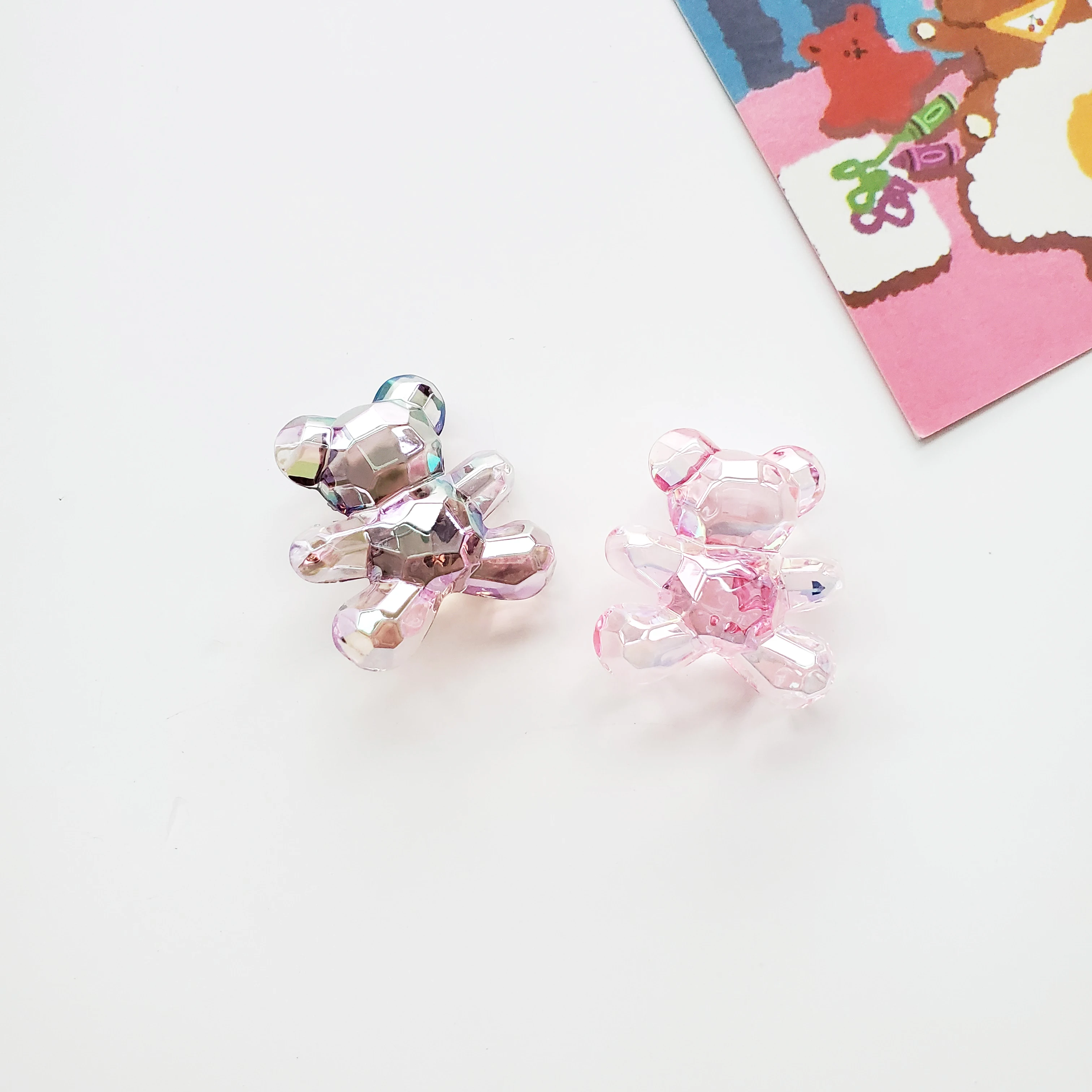 Kawaii Acrylic Beads Transparent Colorful Korean Back Hole Bling Glitter Teddy Bear Beads For Jewelry Making Accessory Kids Toys