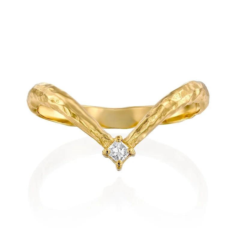 Gemnel 925 sterling silver  V-shaped ring emerald resin organic shape ring round fashion jewelry Hammer hitting the surface ring