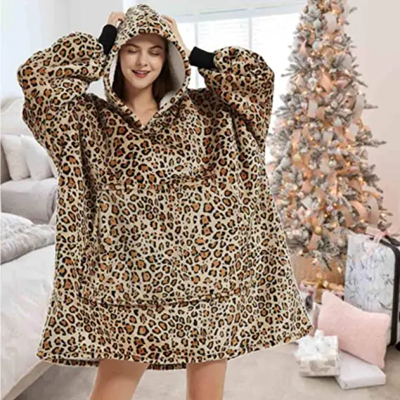 CVS BSCI Luxury Winter Warm adults and kids polyester flannel hooded blanket sherpa Custom Oversized giant Long Hoodie blanket