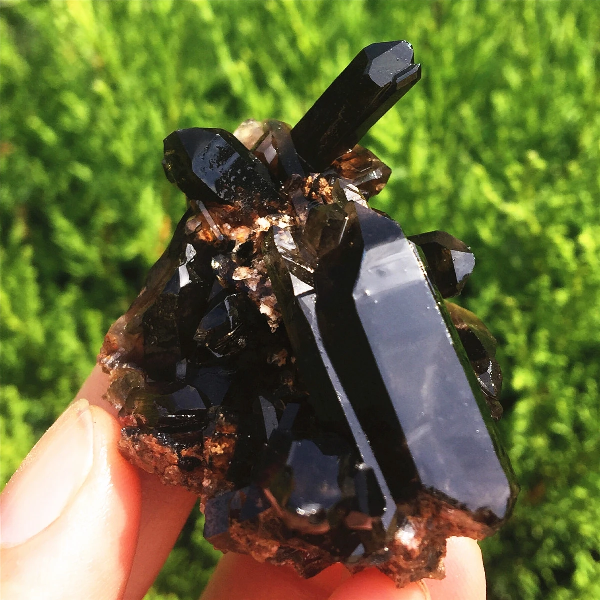 wholesale natural rock quartz stone black crystal clusters quartz for sale