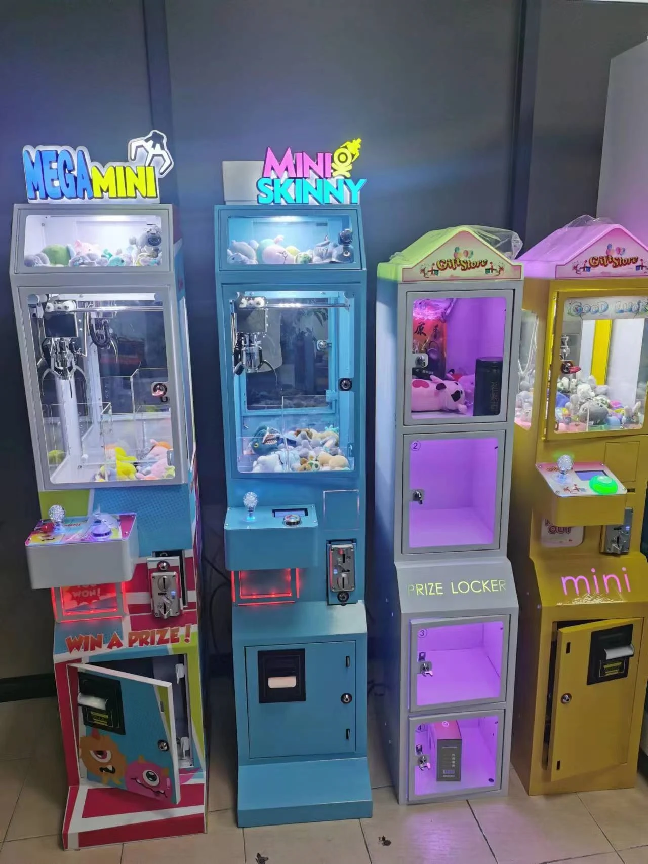 Lifun customized mega mini claw machine coin operated small doll claw machine prize locker