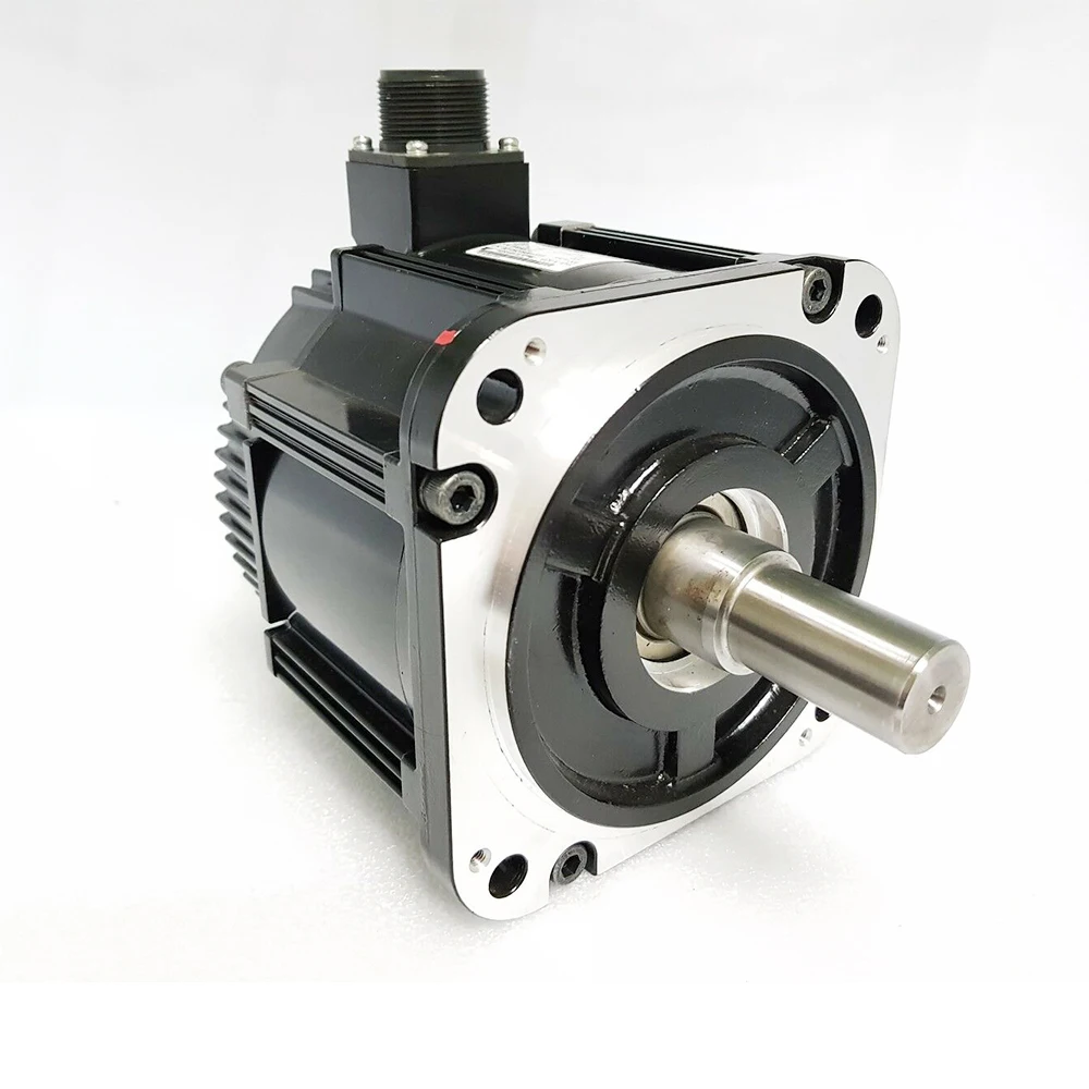 Yaskawa Серводвигатель SGM7J SGM7J-04AFA61 220V