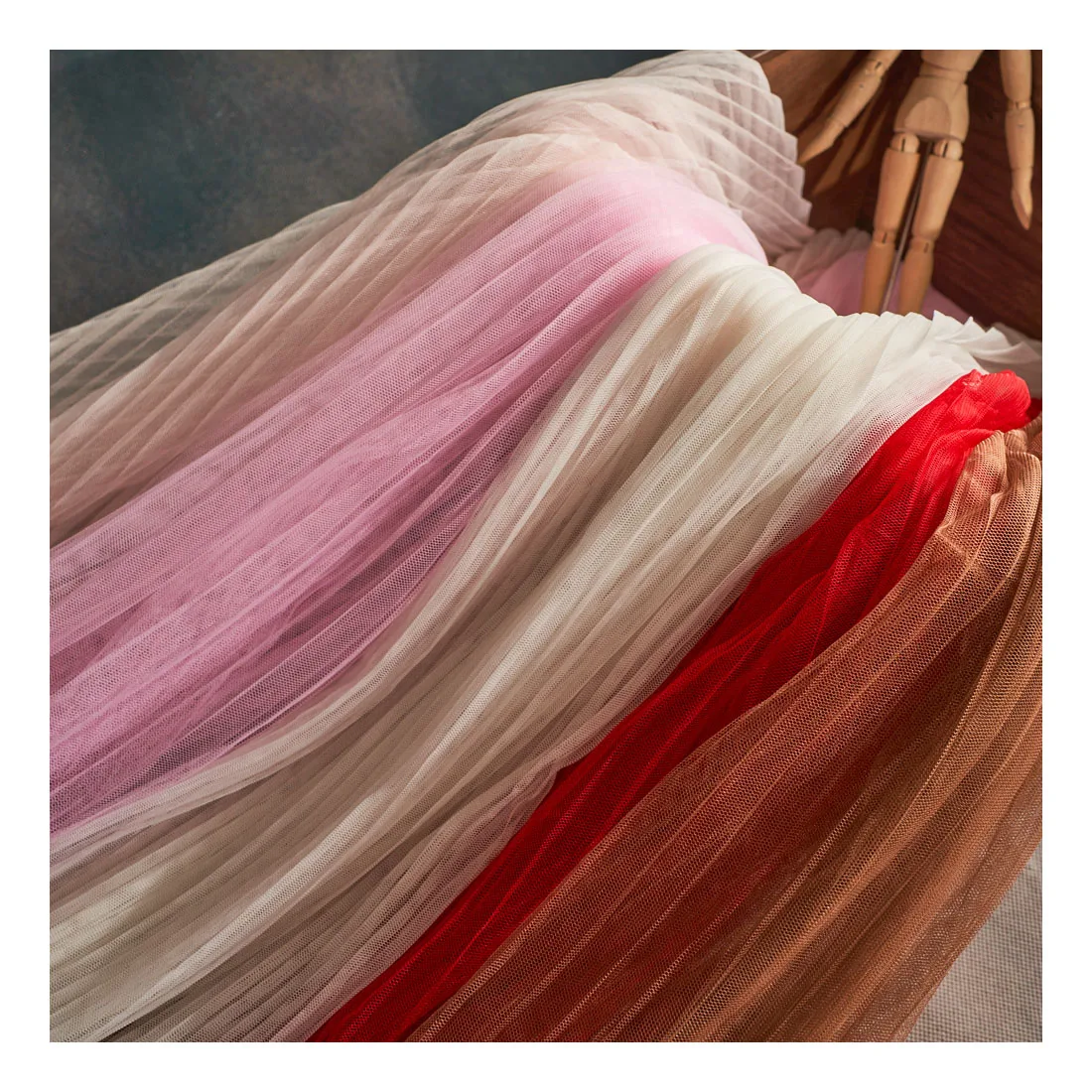 Soft Wrinkle Colorful Wholesale 100% Polyester Soft Pleated Crepe Tulle Mesh Fabric For Tutu Skirt