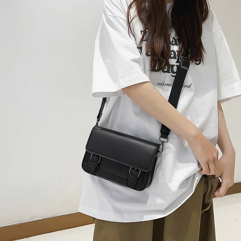 Panic buying British style messenger pack fashion ins crossbody bag one-shoulder bag for women
