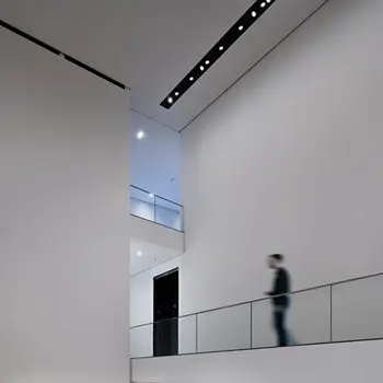 UGR<14 Anti-glare Surface Mounted 36W 15 Beads Linear LED Spotlight Downlight for Commercial Decoration Lighting