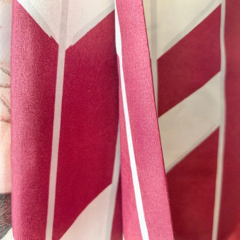 Красная классическая 100% полиэфирная ткань оптом