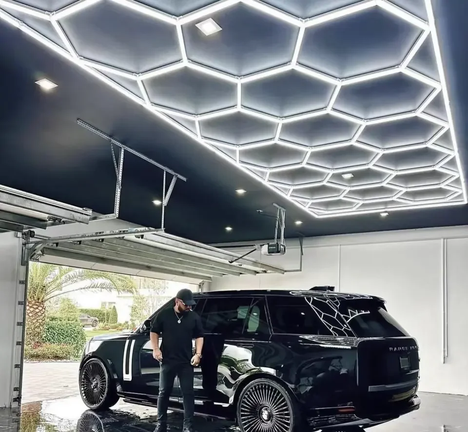 SUEZ High Quality Wholesale Honeycomb Garage Lights And Hexagon Led Hanging Lamp For Clothing Store Workshop