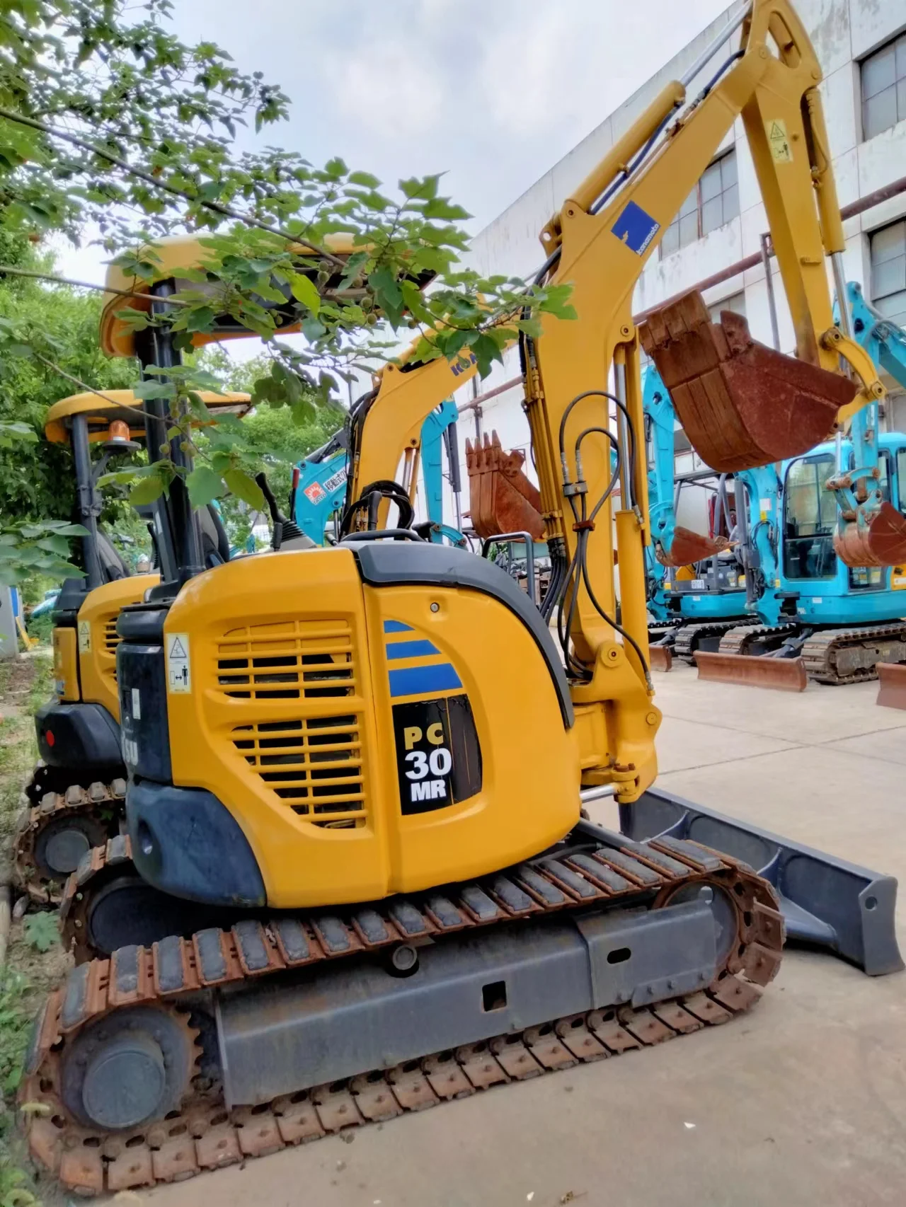 mini digger Buy sell door walking pc30 backhoe excavator 3 ton old sale excav machine price cheap smallest mini tractor