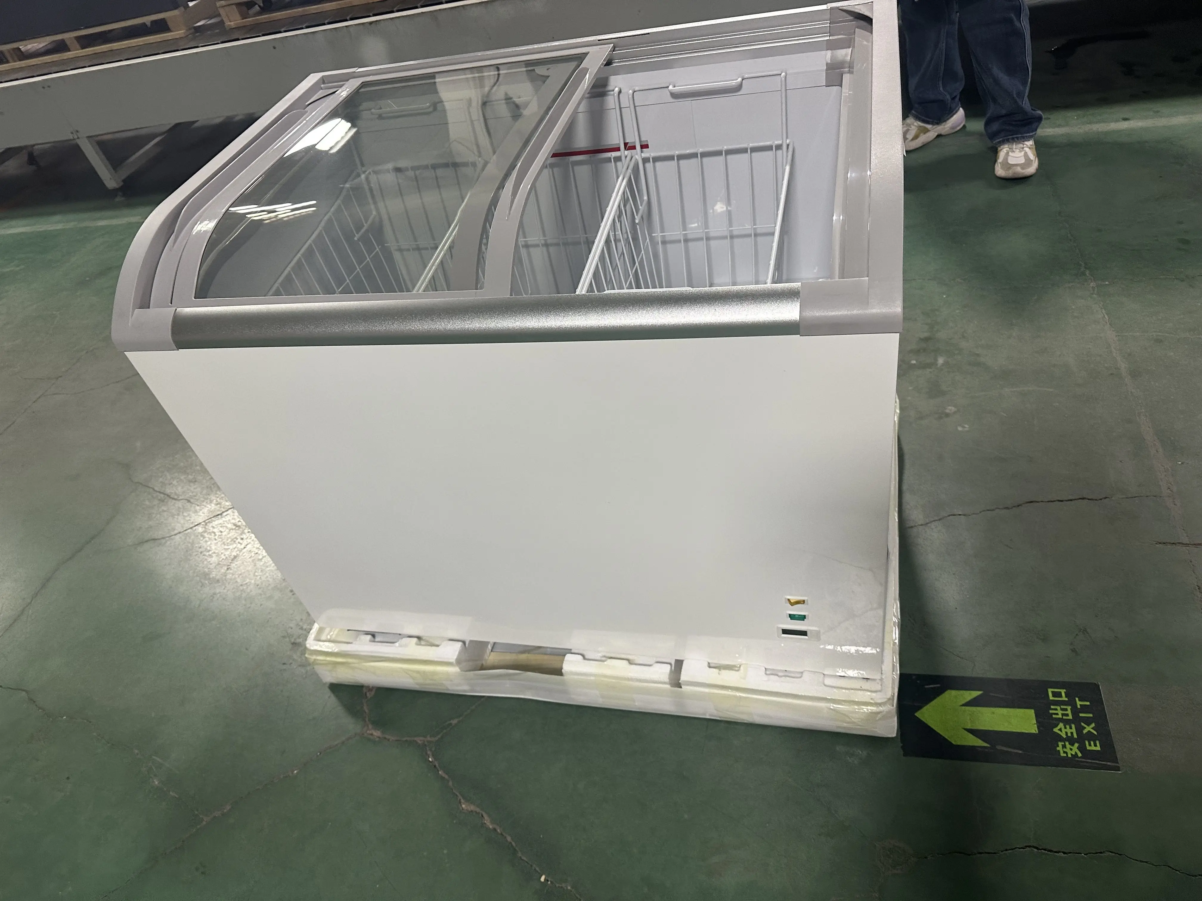 Kenkuhl  supermarket curved glass top glato  ice cream chest freezer commercial display