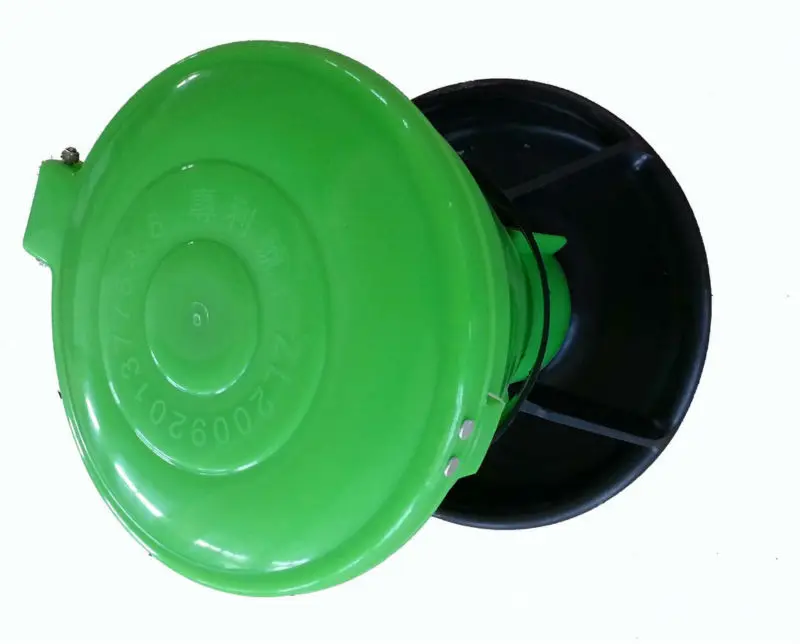 High quality used to feed baby pigs capacity 5 KG automatic  plastic pig farm equipment piglet pig feed trough feeder