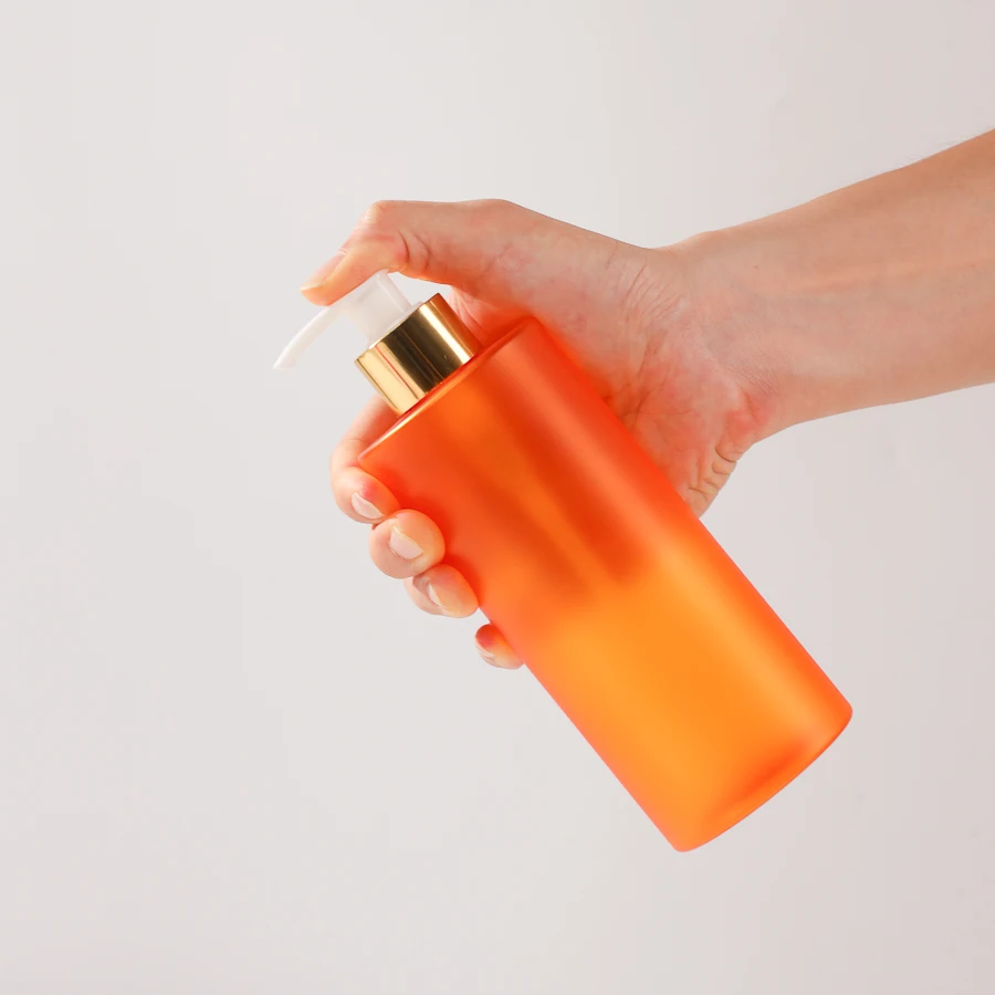 Shampoo Bottles with Pump 10oz 250ml Empty Plastic Refillable Shower Bottle Dispenser with Travel Lock