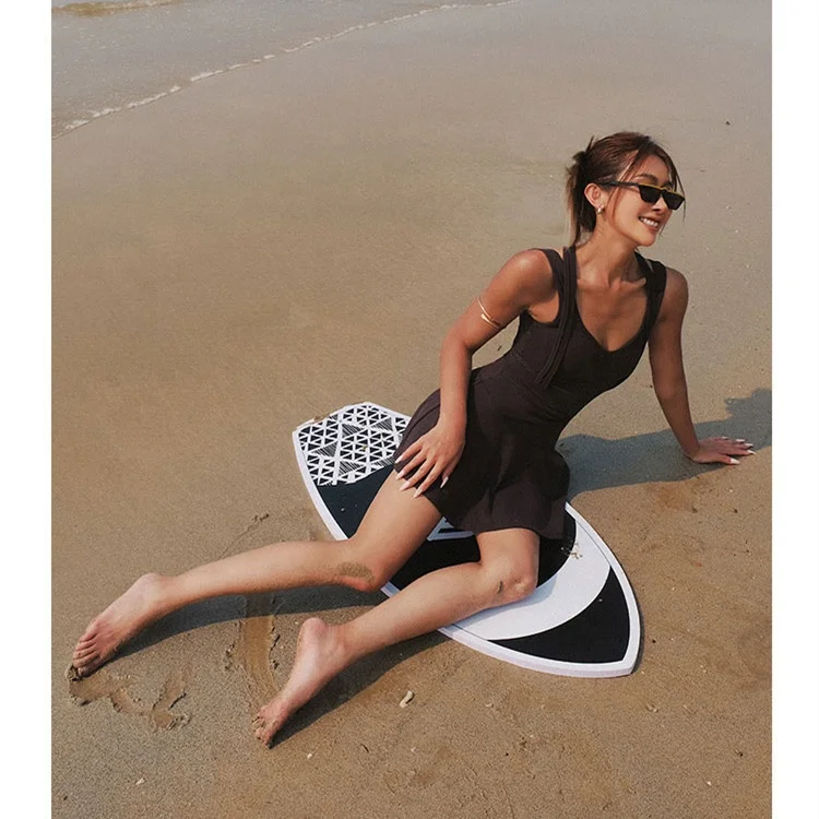 2022 New beautiful back dress short running tennis skirt yoga suit fitness suit