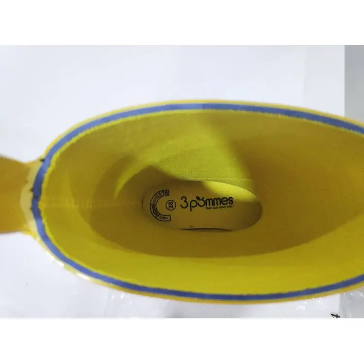 China Supplier Waterproof Slipstop Rubber Rain Shoes Suitable For Rainy Days