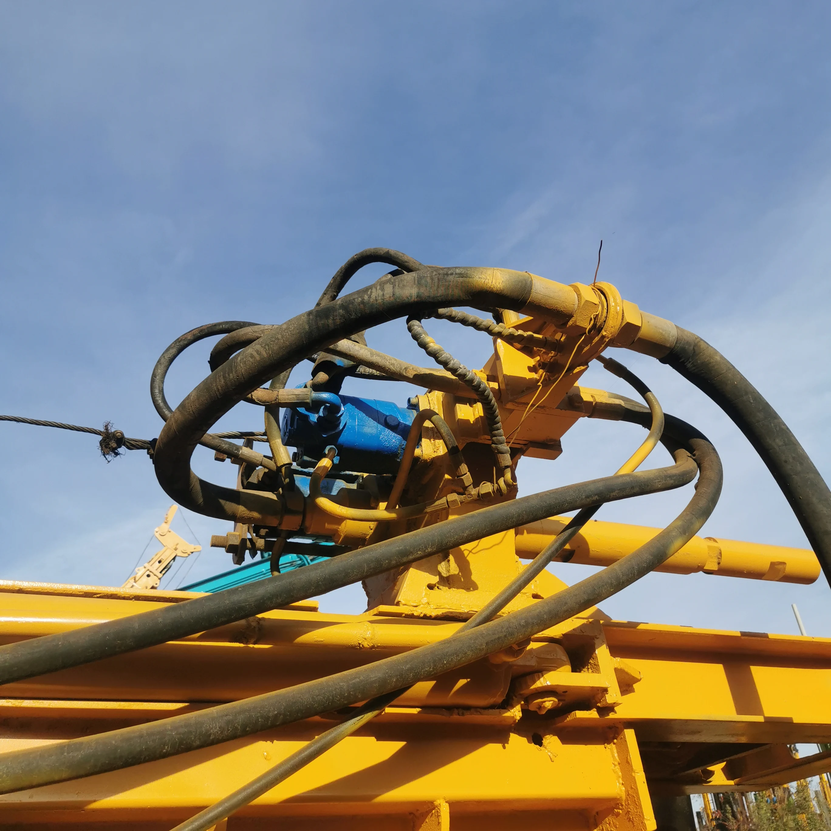 Second hand used Jinke JK400 crawler hydraulic 400 m depth 6.6m high tower water well drilling rig drilling machine