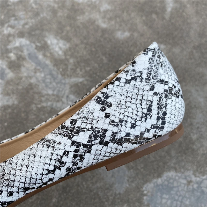 Low price China wholesale cheap foldable normal flat pump shoes for women and ladies