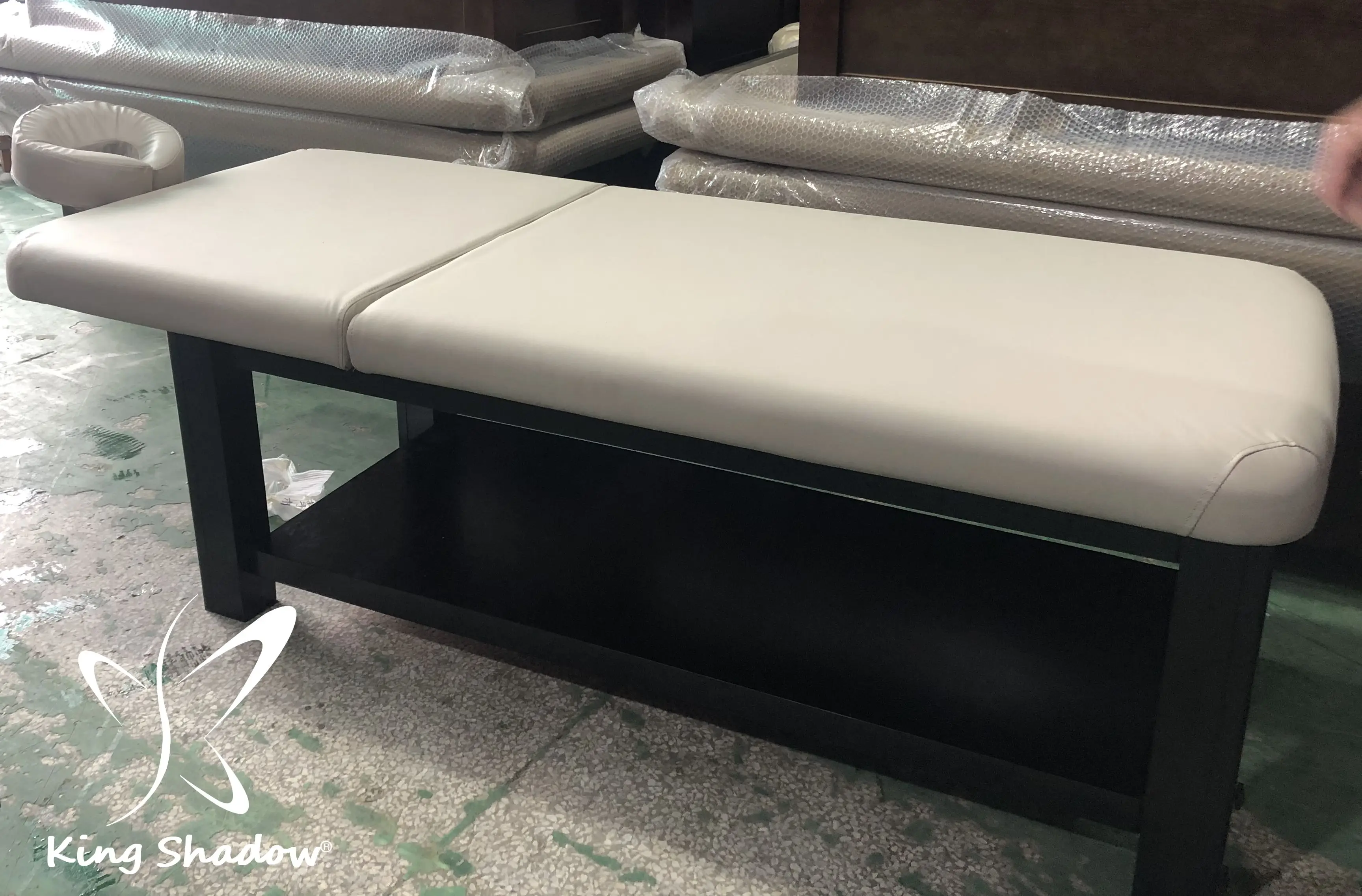 Hight Quality beauty Salon Furniture Wooden Facial bed Fashion Designs Body Massage Table beauty bed For Sale