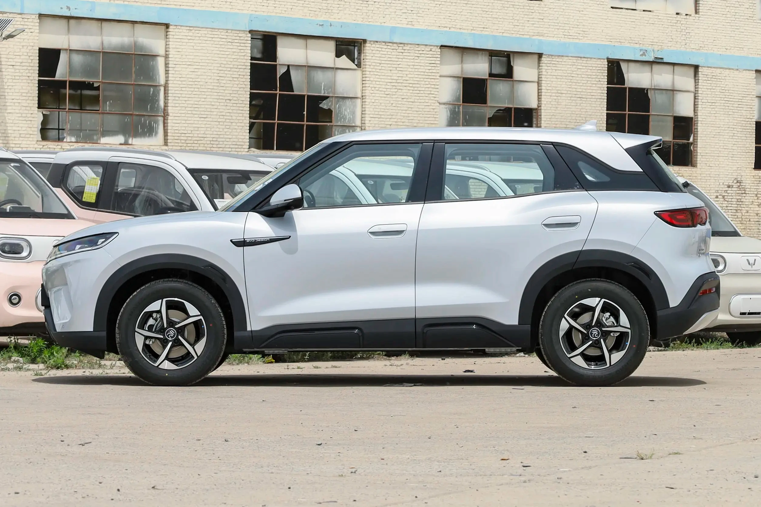 In Stock 2025 Byd Yuan Up Smart Driving Ev 29 Sensors 401km Range Maximum Speed Is 160km/h Small Suv Vehiculo Electrico Car