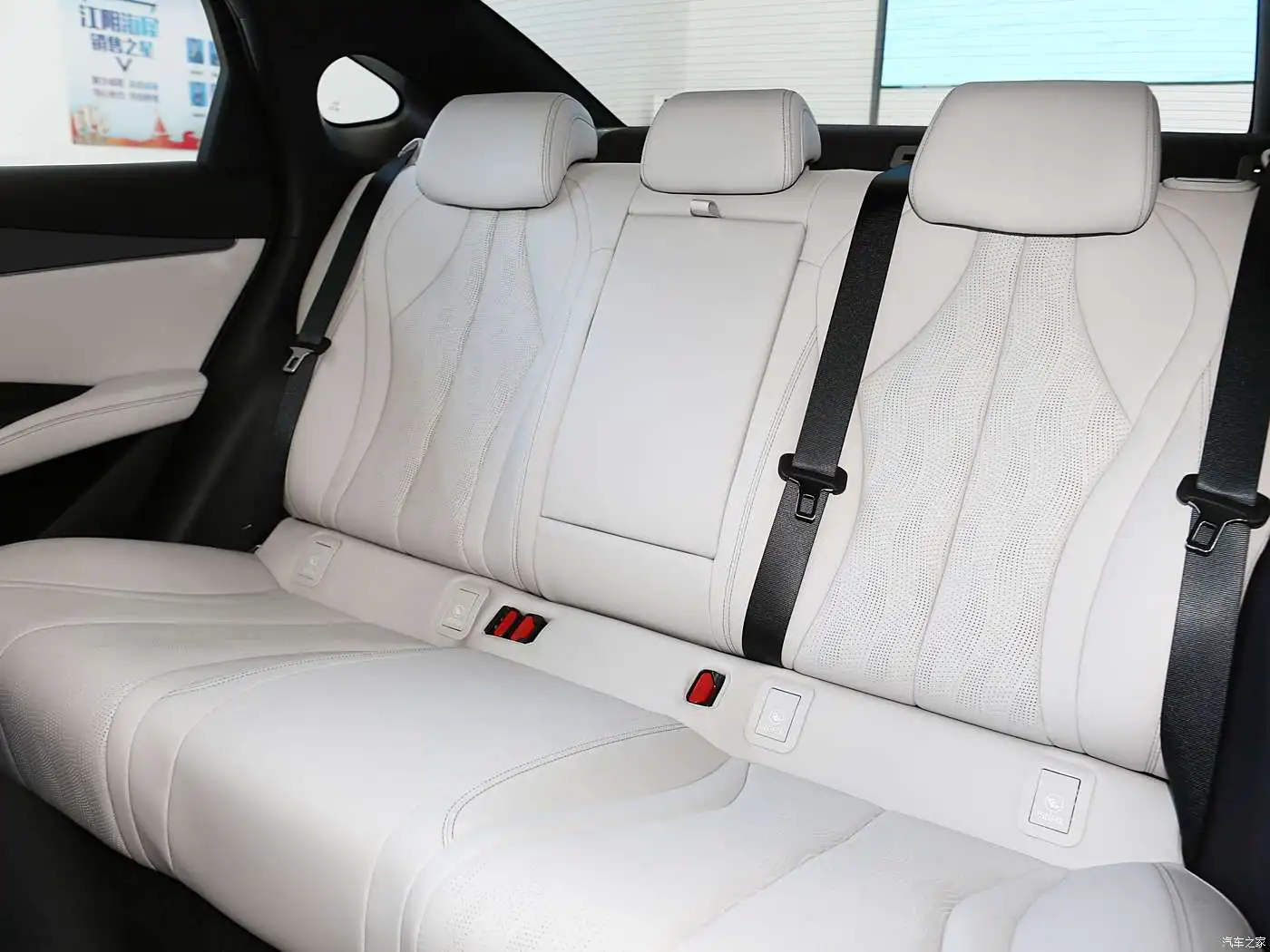 Hot Selling BYD Seal 06 2024 DM-I Hybrid Mid-Size 4-Door 5-Seater Sedan New Energy Vehicle Left Steering Pre-Sale EV Car Price