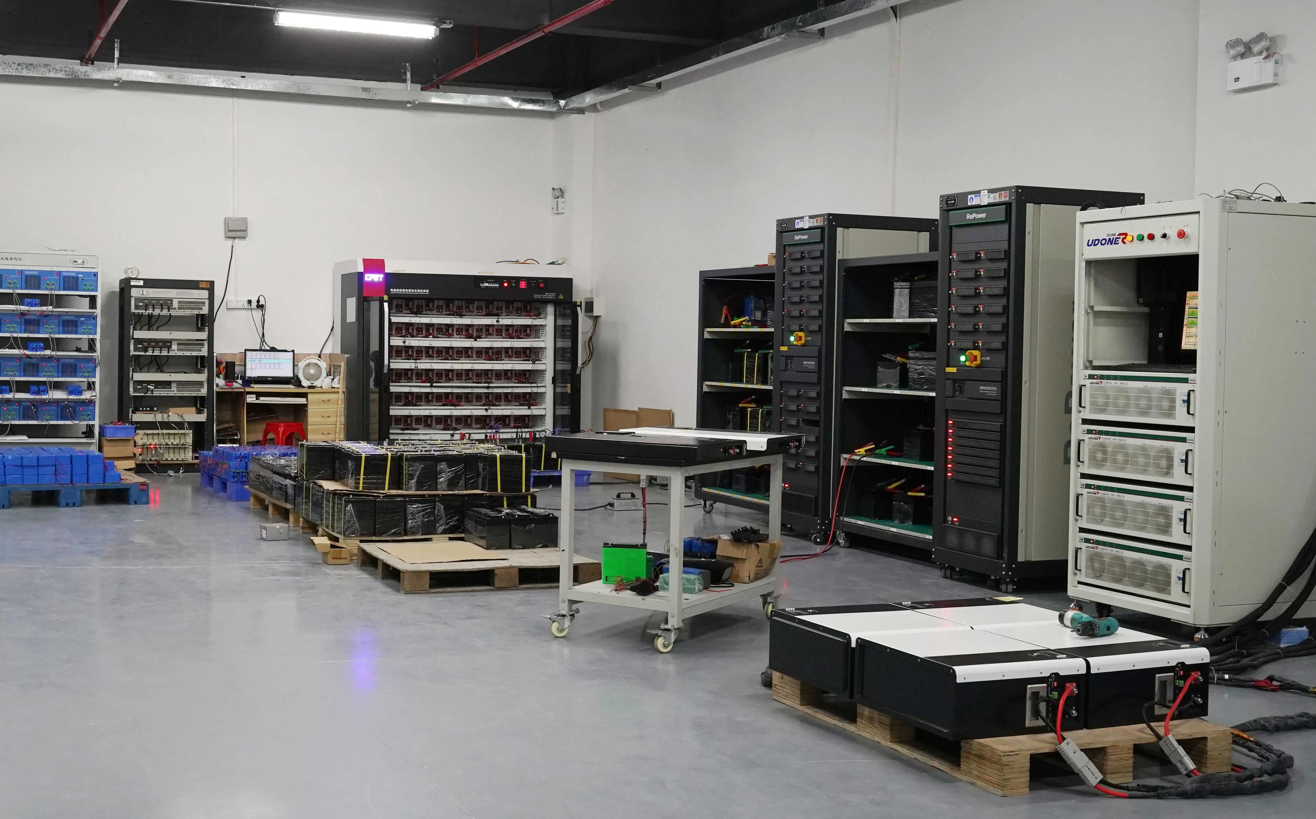 Truck Caravan Motorhome 12V Parking Air Conditioner RV Solar Akku 12v 24v 100ah 150AH 200ah 300ah 400ah LiFePO4 Battery Pack