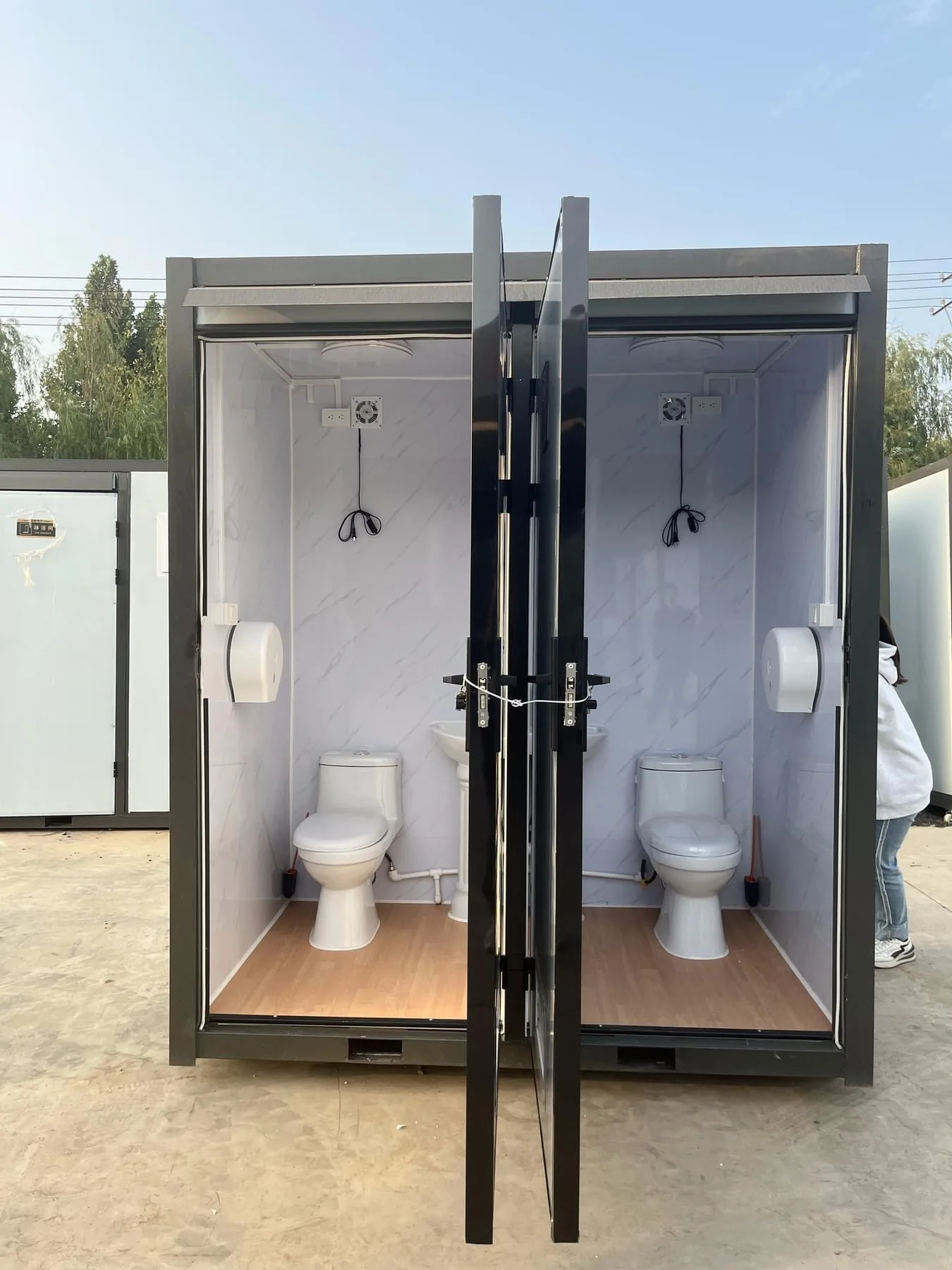 Good Sale Mobile Container Public Toilet Portable Shower Room House Luxury Restroom Mobile Toilets