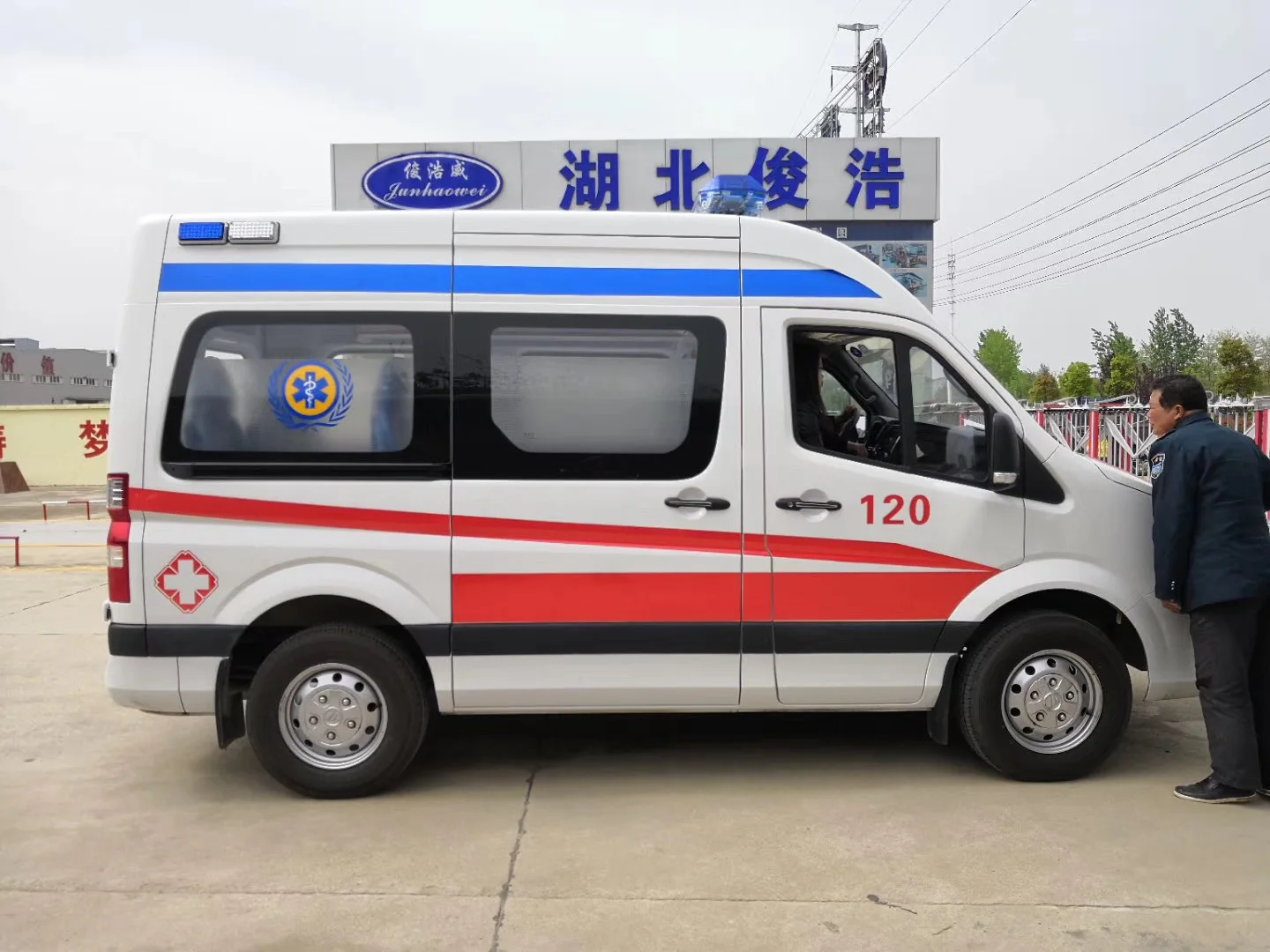 2024 FOTON Tunland Pick-up Ambulance FWD Mobile Medical Monitoring Car 0 km Used Ambualnce Vehicle for Sale