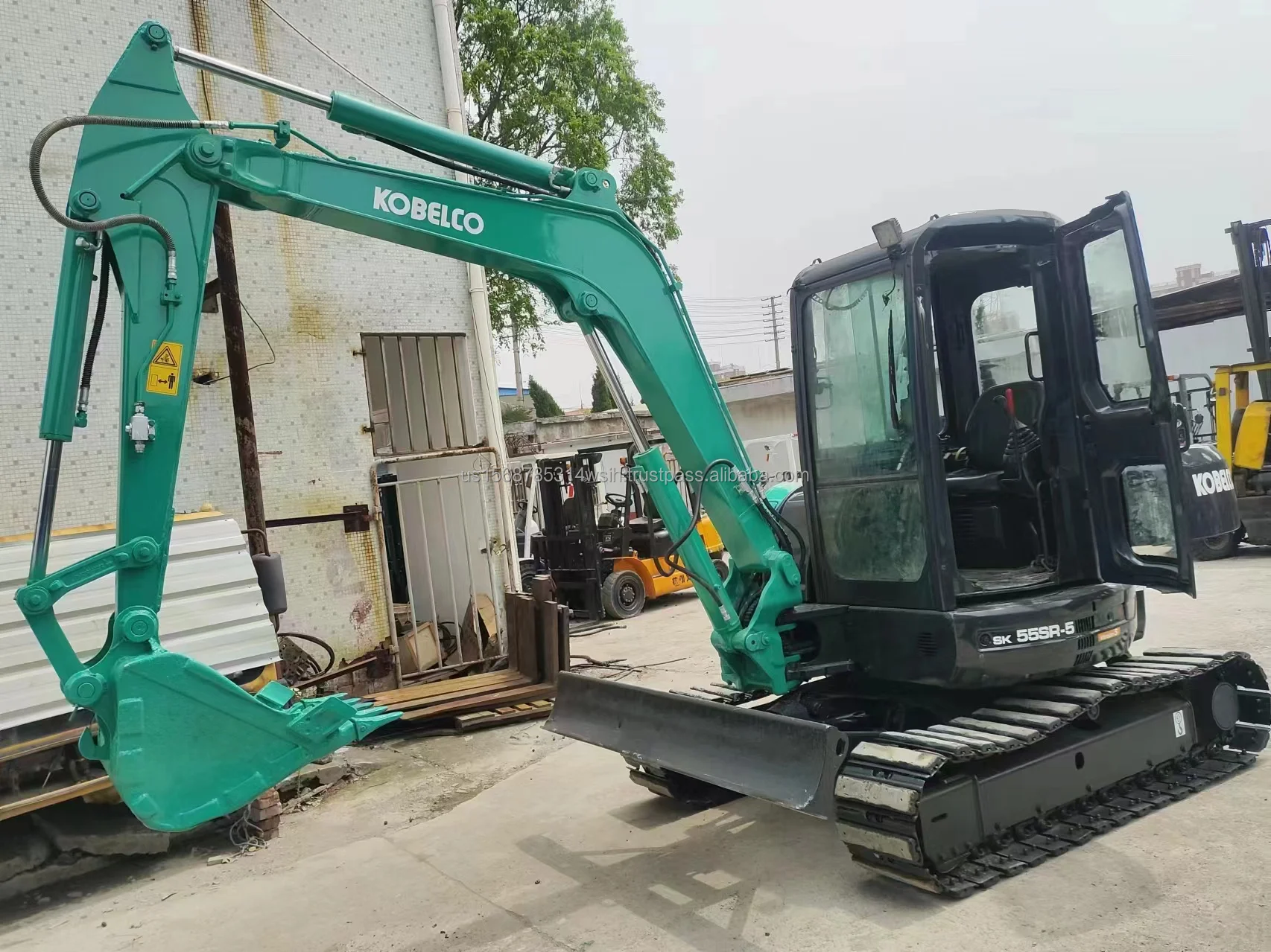 Используется оригинальный японский Гусеничный мини-экскаватор Kobelco SK55 подержанный экскаватор SK55SR