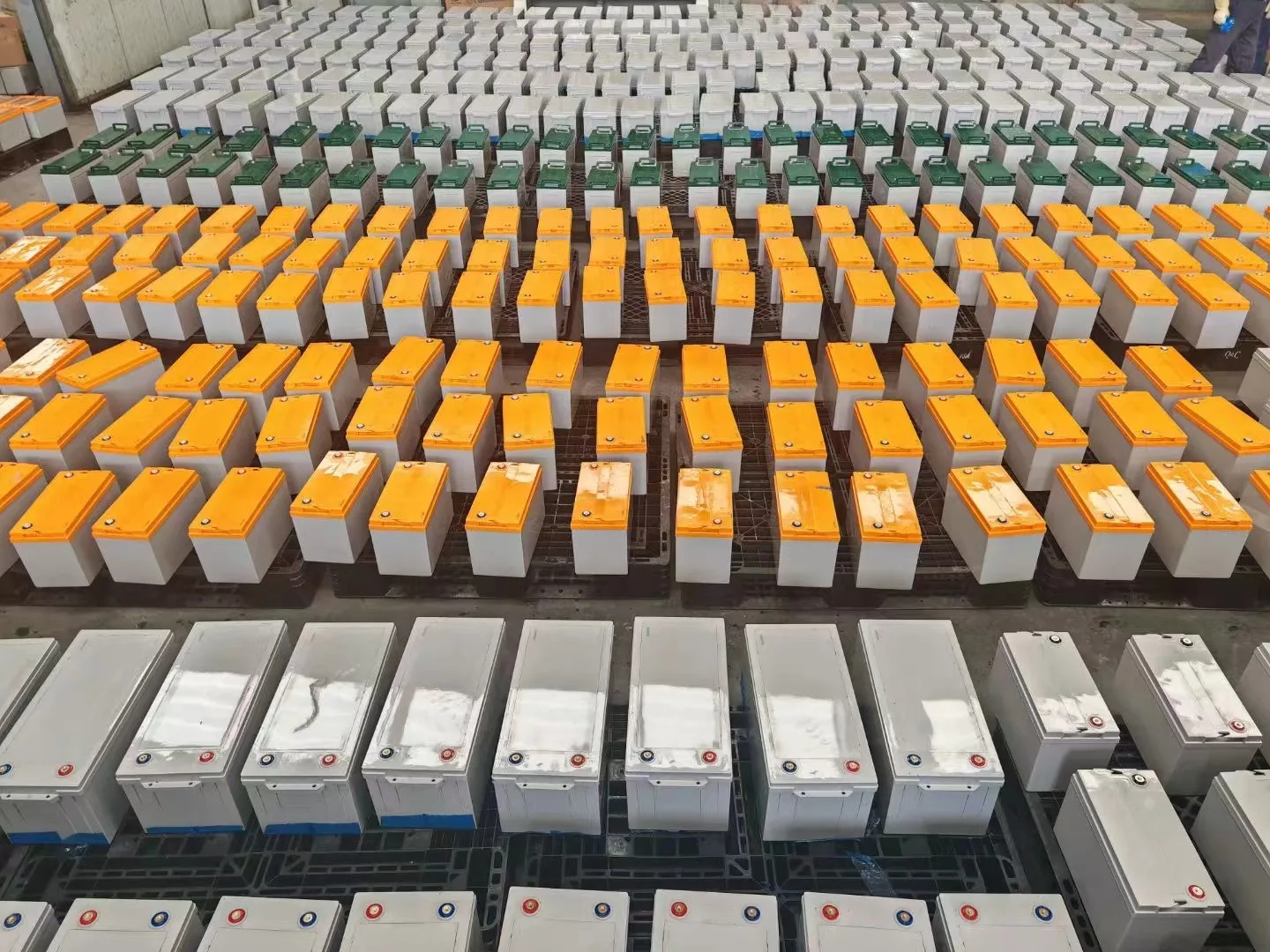 Fast delivery 12V200AH 12v 100ah 200ah gel lead acid solare battery aki motor aki kering