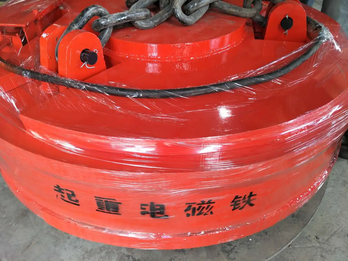Factory direct sales hydraulic magnets are suitable for scrap metal recycling and processing efficient and labo