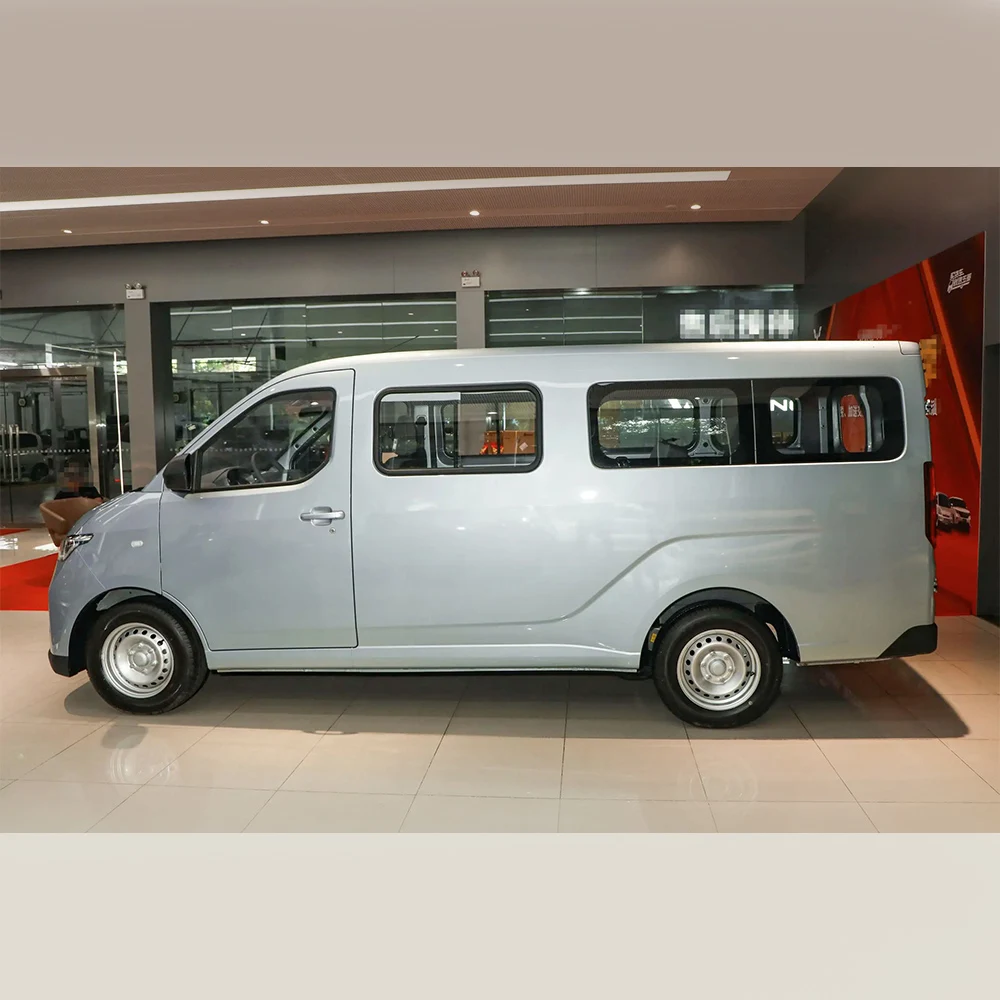 2024 дешевый мини-фургон WULING YANGGUANG Новый энергетический автомобиль для экспорта 230 км 300 из Китая чистый Электрический фургон