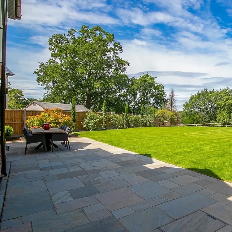 OYYF Nice Scenery And Two Bedroom Luxury Roof Prefab Tiny Modular Flat Wooden Modular House