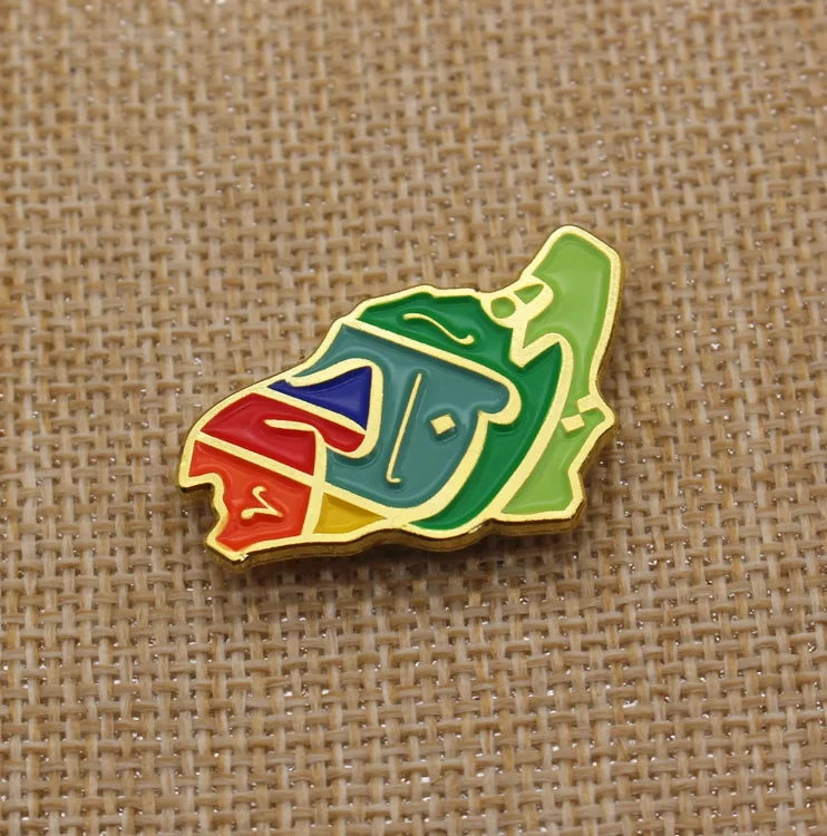 Cheap Gold Soft Enamel School Lapel Pin Student Badge Custom with Sword