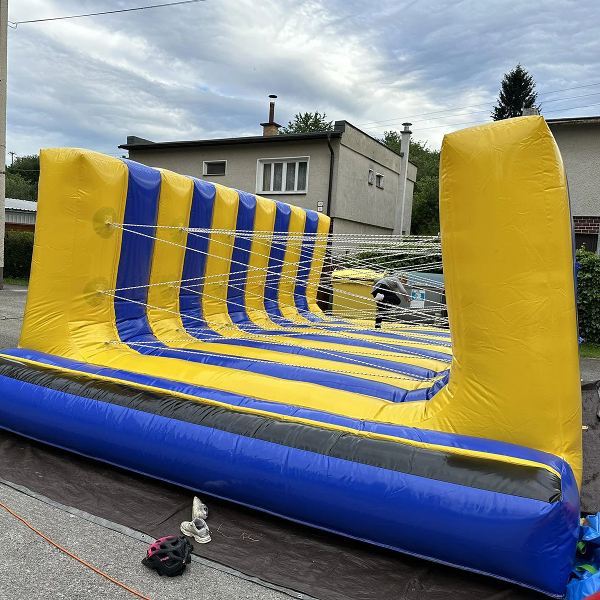 Customized inflatable sports interactive Carnival games Interactive Bungee Maze for Sale