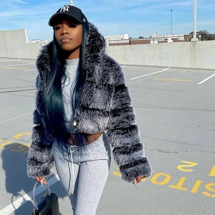 Wholesale fashion pink faux fur short coat winter cropped bubble hooded jacket for women