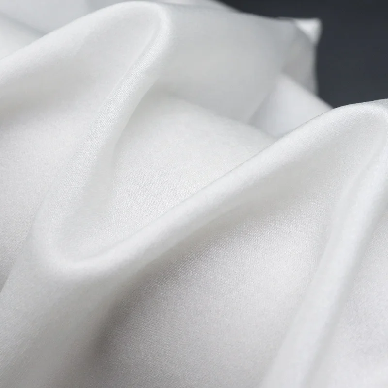 16 momme pure silk fabric eco-friendly 140 cm width robe dress printed white silk fabric for clothing pillowcase
