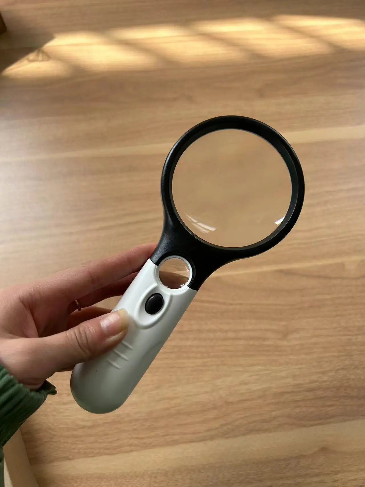 Science World Teaching 3X Handheld LED Magnifying Glass Black Light Battery Lighting Plastic Color Teaching Resource Equipment